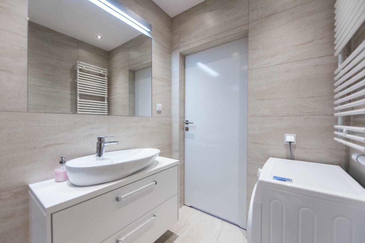 Dream&Travel Apartments คราคูฟ ภายนอก รูปภาพ